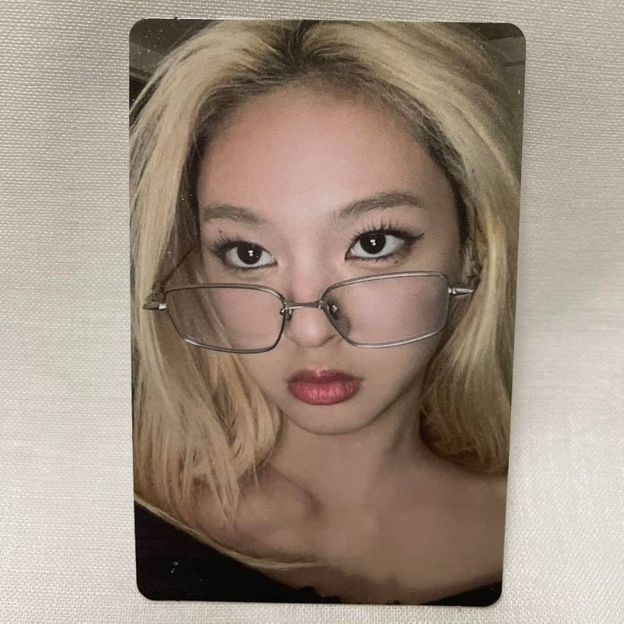 Amazon.co.jp: BABYMONSTER YG TAG 限定 特典 トレカ チキータ : おもちゃ