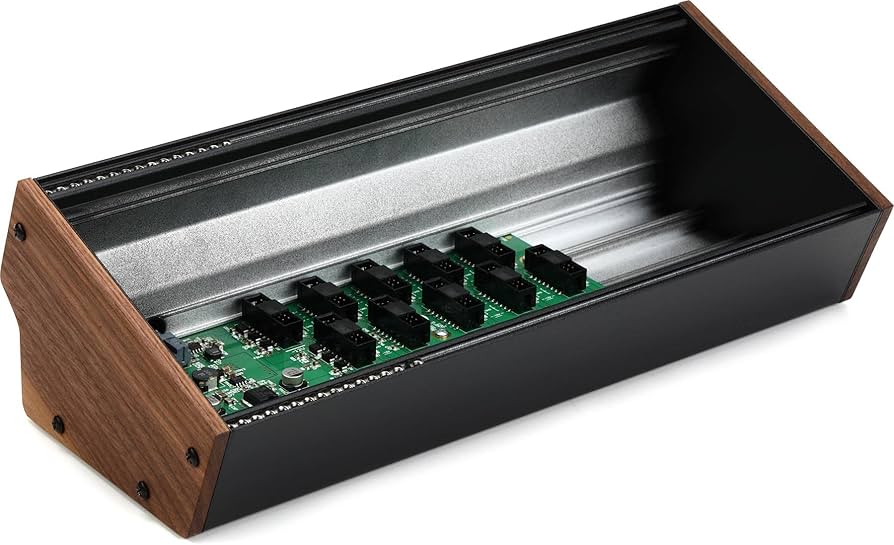 Amazon | Moog 60HP Powered Eurorack ケース | ピアノ・キーボード