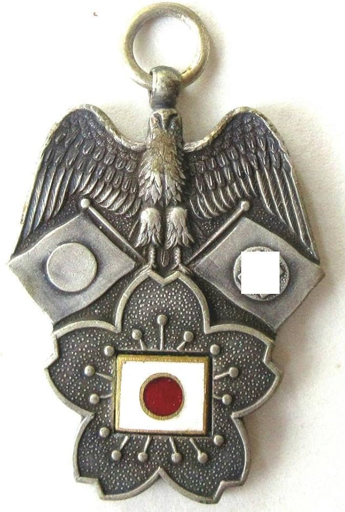 Amazon.co.jp: 日本軍 勲章 日独防共協定記念章 : おもちゃ