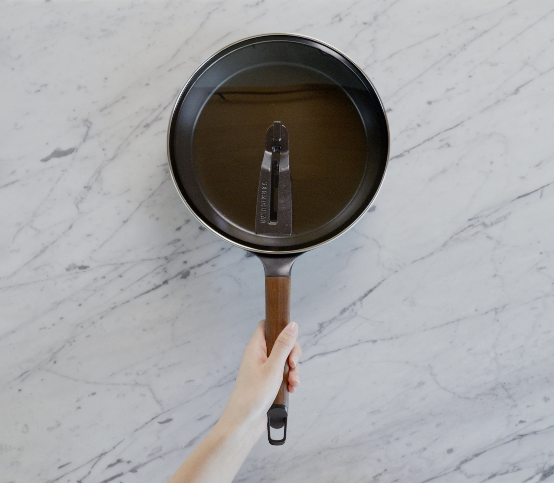 Amazon｜バーミキュラ フライパン 26cm ウォールナット ガス・IH対応