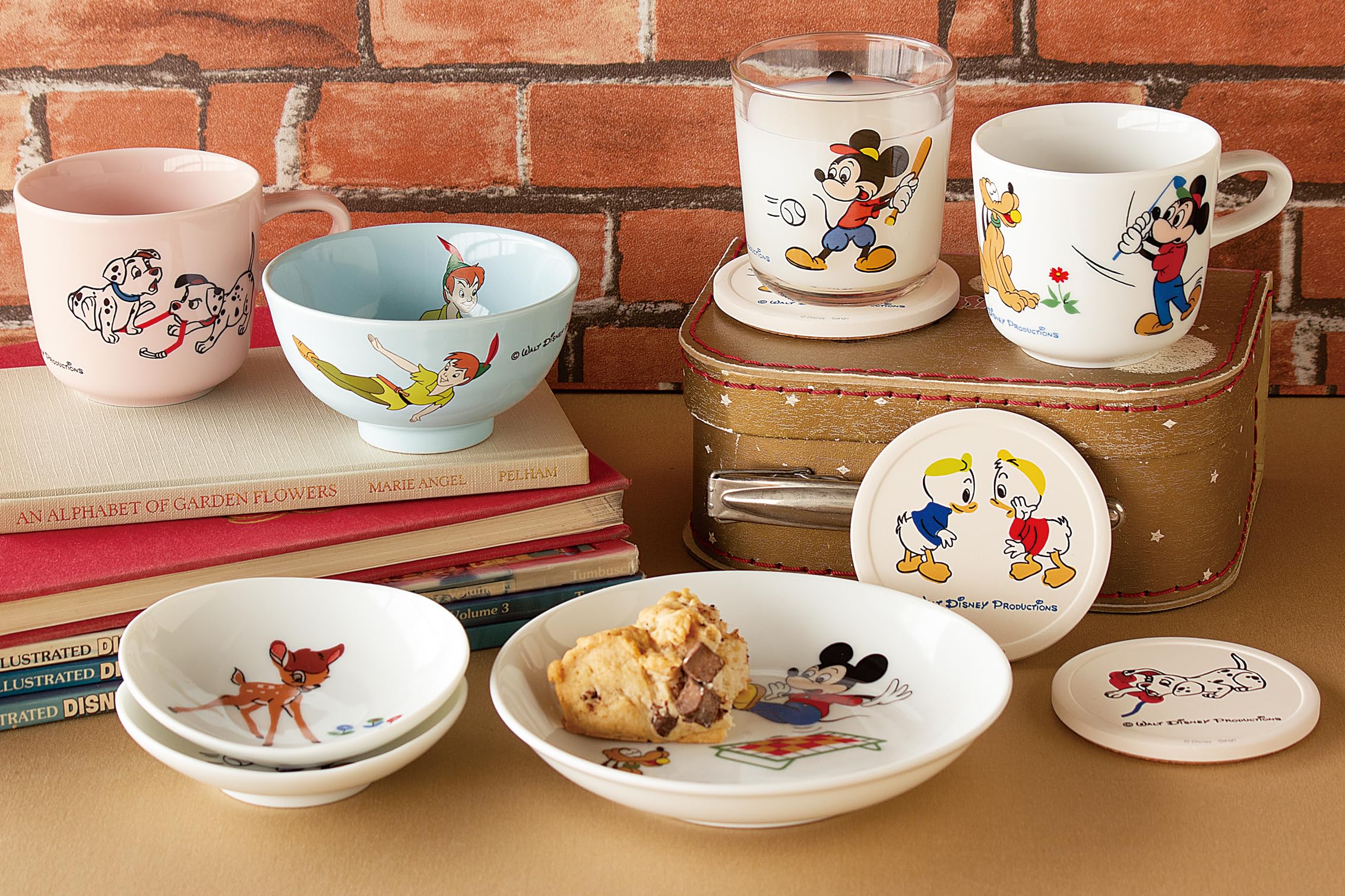 Amazon｜ディズニー ミッキーマウス 皿 プレート 約17cm 電子レンジ 食