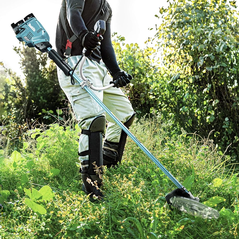 Amazon | マキタ 充電式草刈機18V+18V 刈込幅255mmチップソー付 U