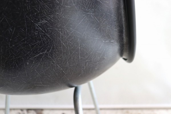 ハーマンミラー社製イームズ サイドシェルチェア ナウガブラック