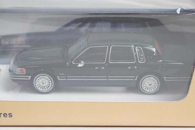 新品 MK Miniatures 1/64 フォード リンカーン タウンカー 1992