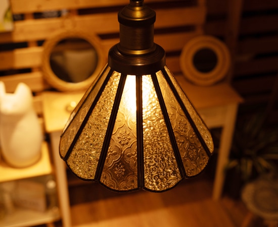 ステンドグラスペンダントライト（フラワー）｜LHT-311｜花が咲いた