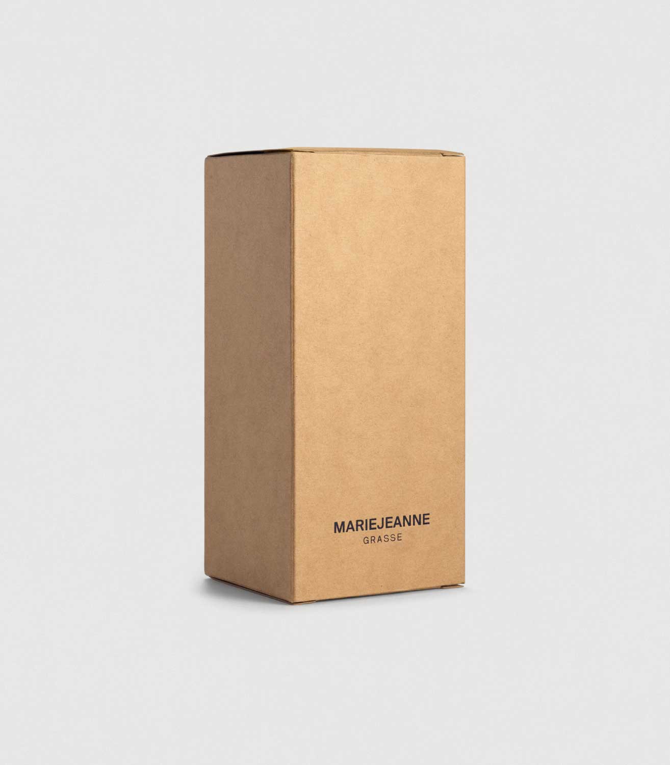 深い安らぎを与えてくれる寝香水としてもおすすめなルームミスト