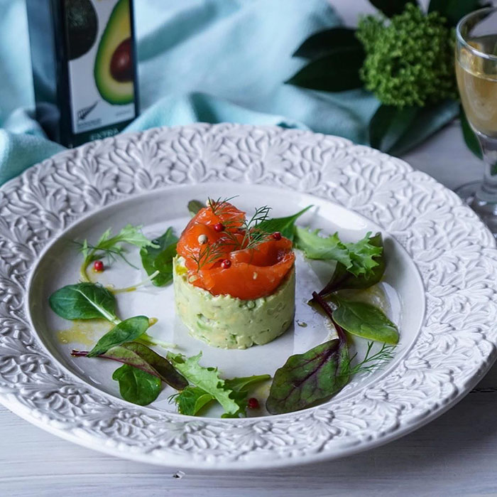 おしゃれな料理に決まる！サンド色のディナープレート