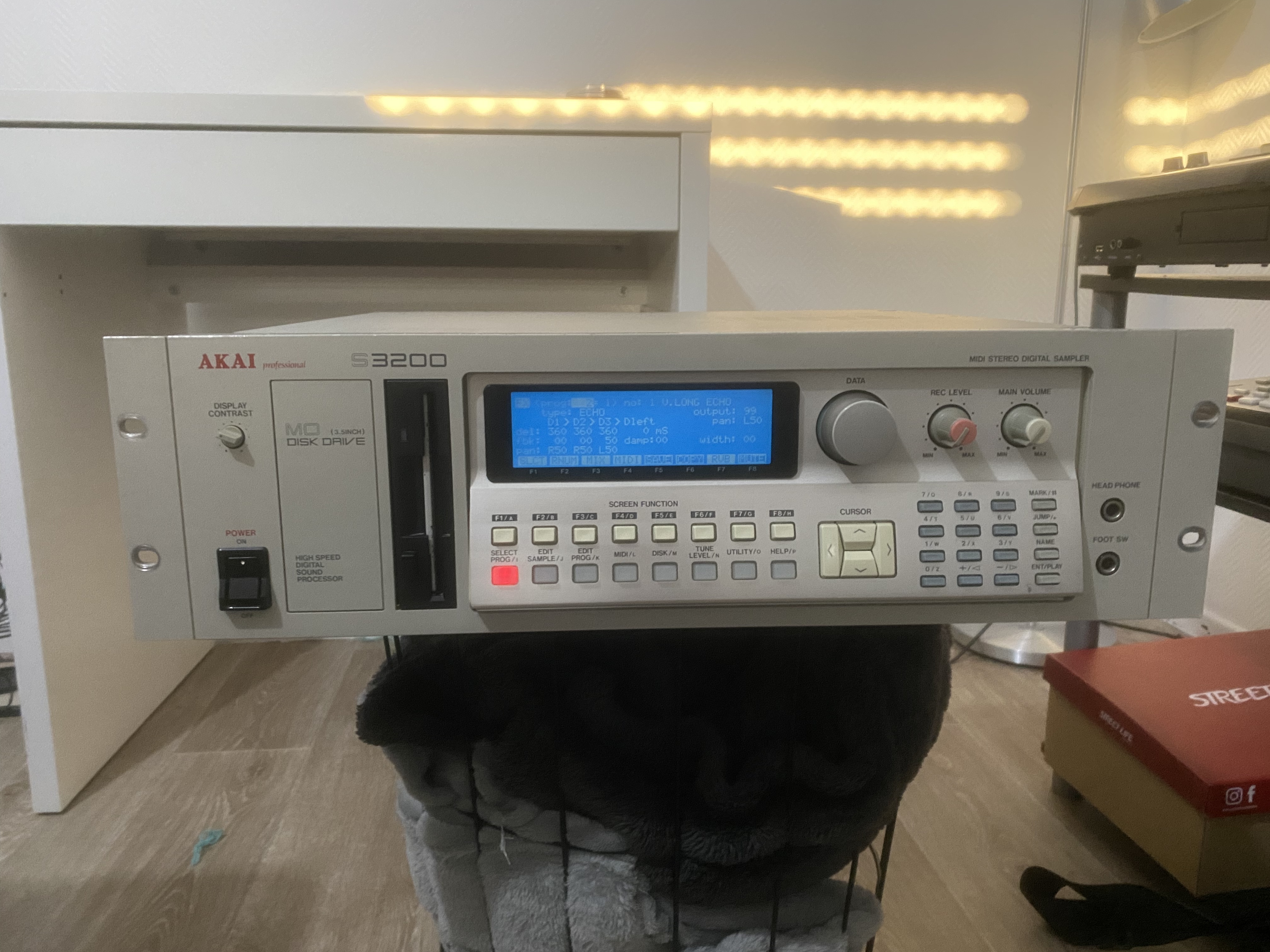 S3200 - Akai Professional S3200 - Audiofanzine