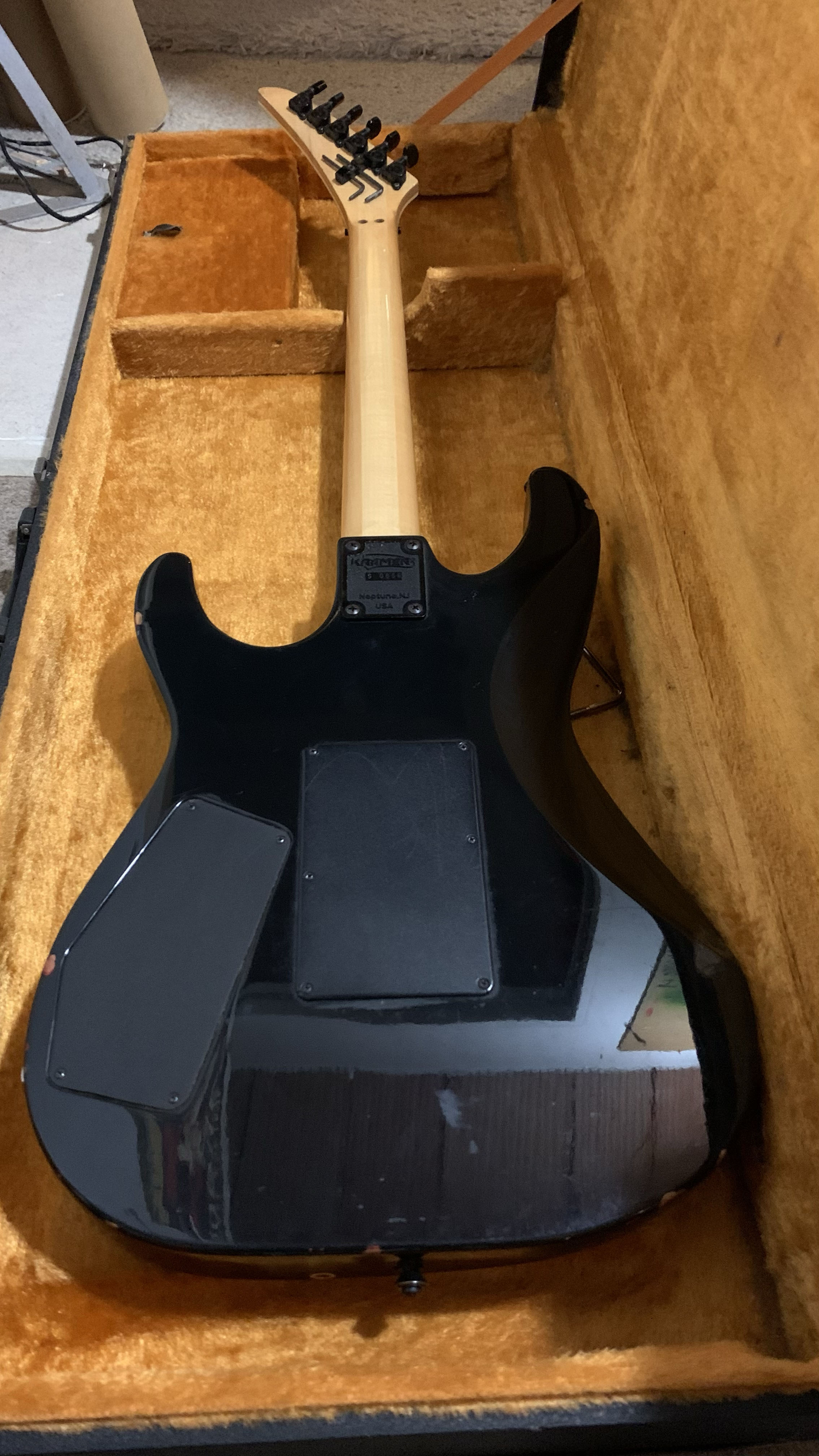 NJ Neptune - Kramer NJ Neptune - Audiofanzine