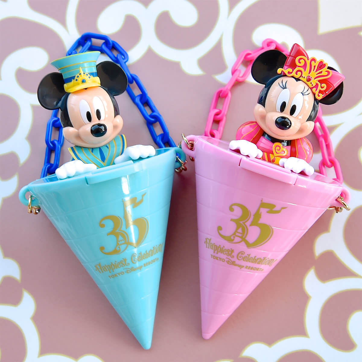 クラッカーに入ったミッキー&ミニー！東京ディズニーリゾート35周年