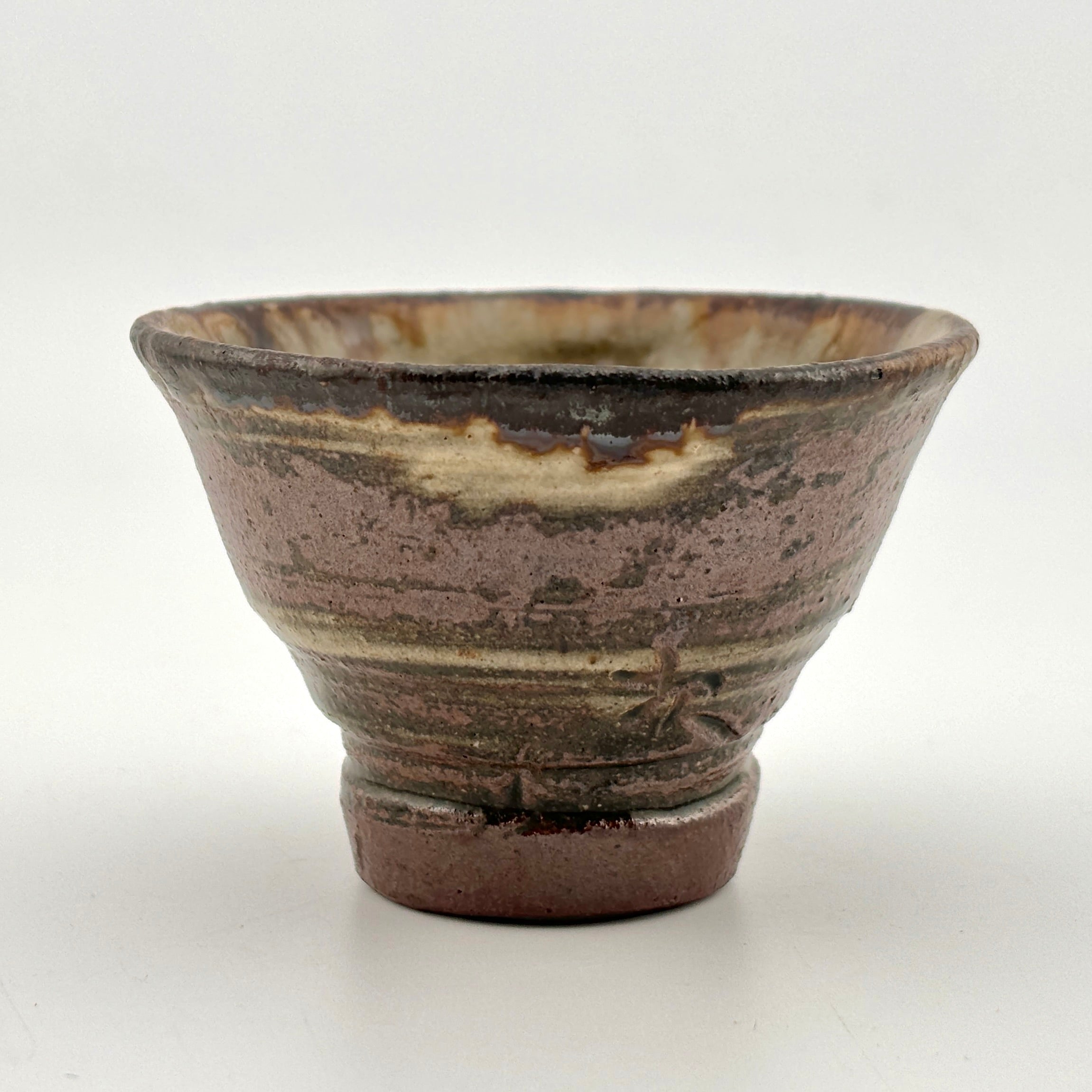 壺屋焼 人間国宝 金城次郎作 魚文ぐい呑 – 生活民芸 なかむた