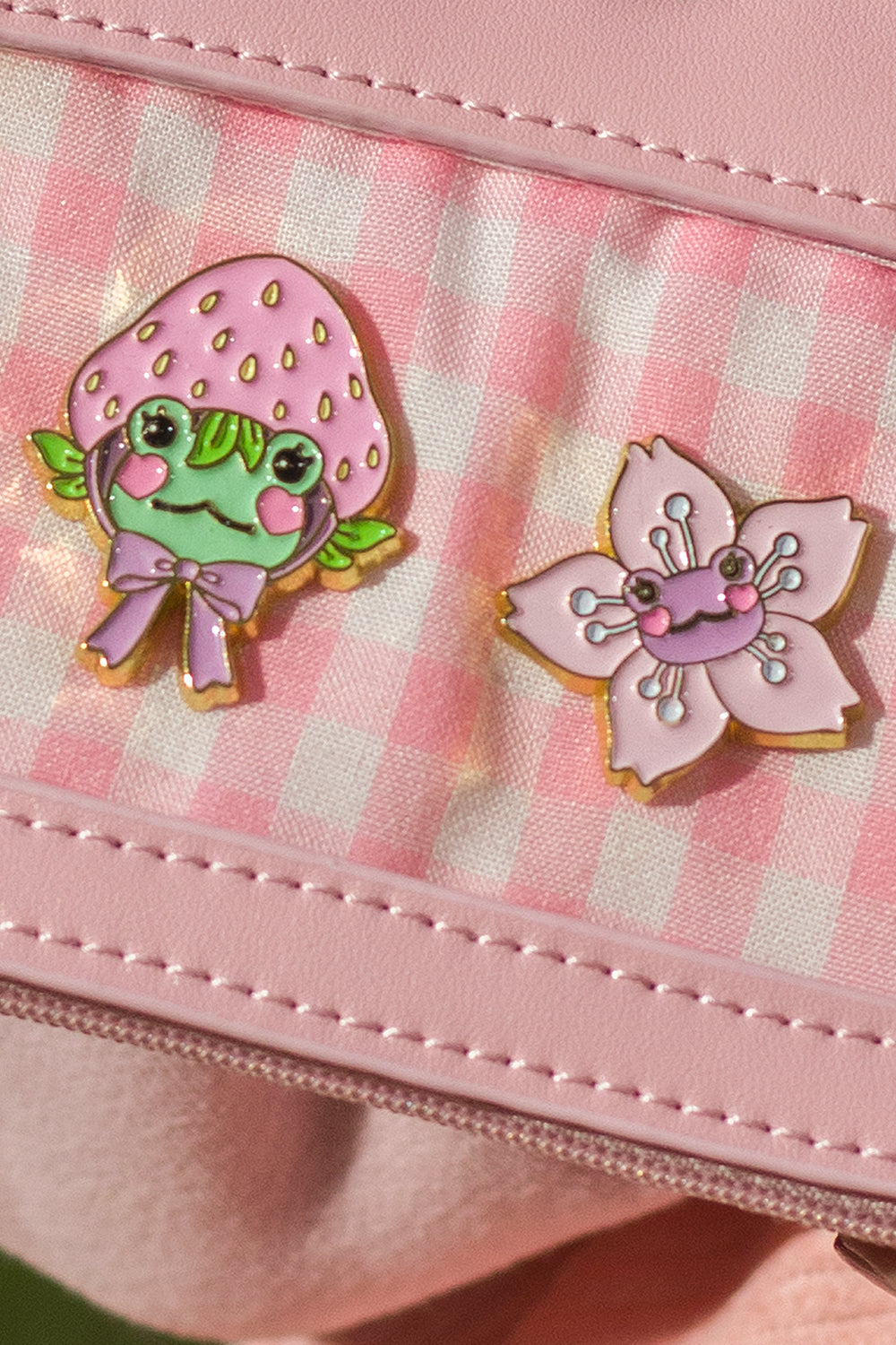 Strawberry Frog & Sakura Frog Pins – Miss Candyholic