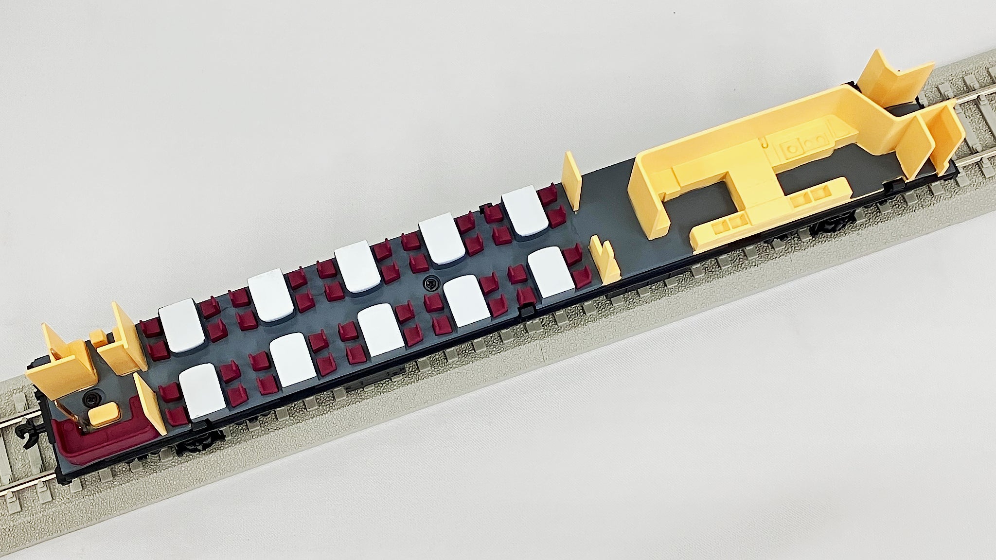 天賞堂 [57074] オシ17形2000番代（EG車）3次型 ぶどう色2号 (1:80