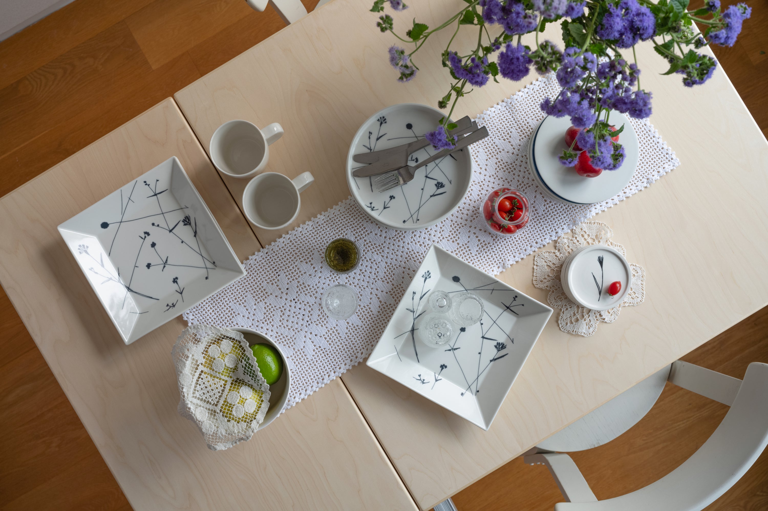 MICHIKUSA プレート 角皿20.5cm | 石本藤雄デザインの食器、雑貨の通販