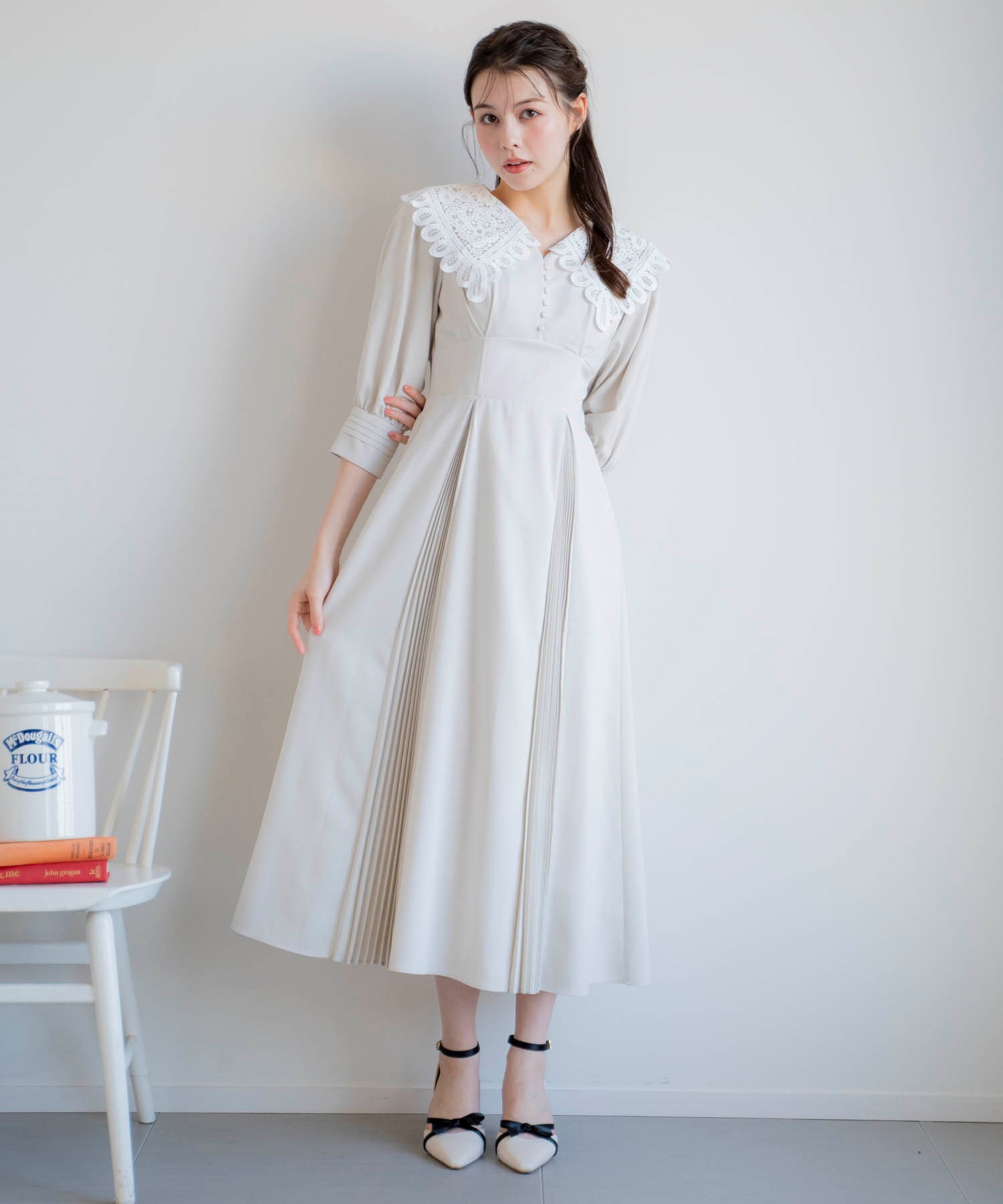 襟レースプリーツワンピ | ロングワンピース | NOELA OFFICIAL WEB STORE