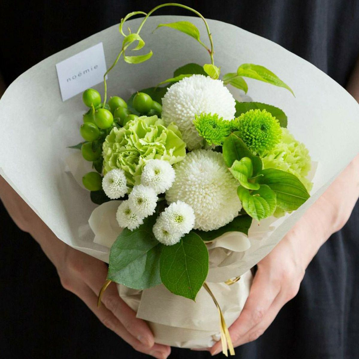 お供え花・お悔やみ花におすすめの供花特集 | 供花を贈るならnoemie