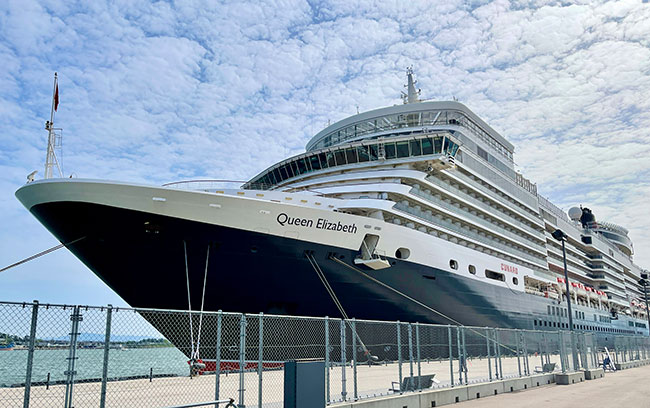 究極のエレガンスと気品。英国の伝統を愉しむ 豪華客船クイーン
