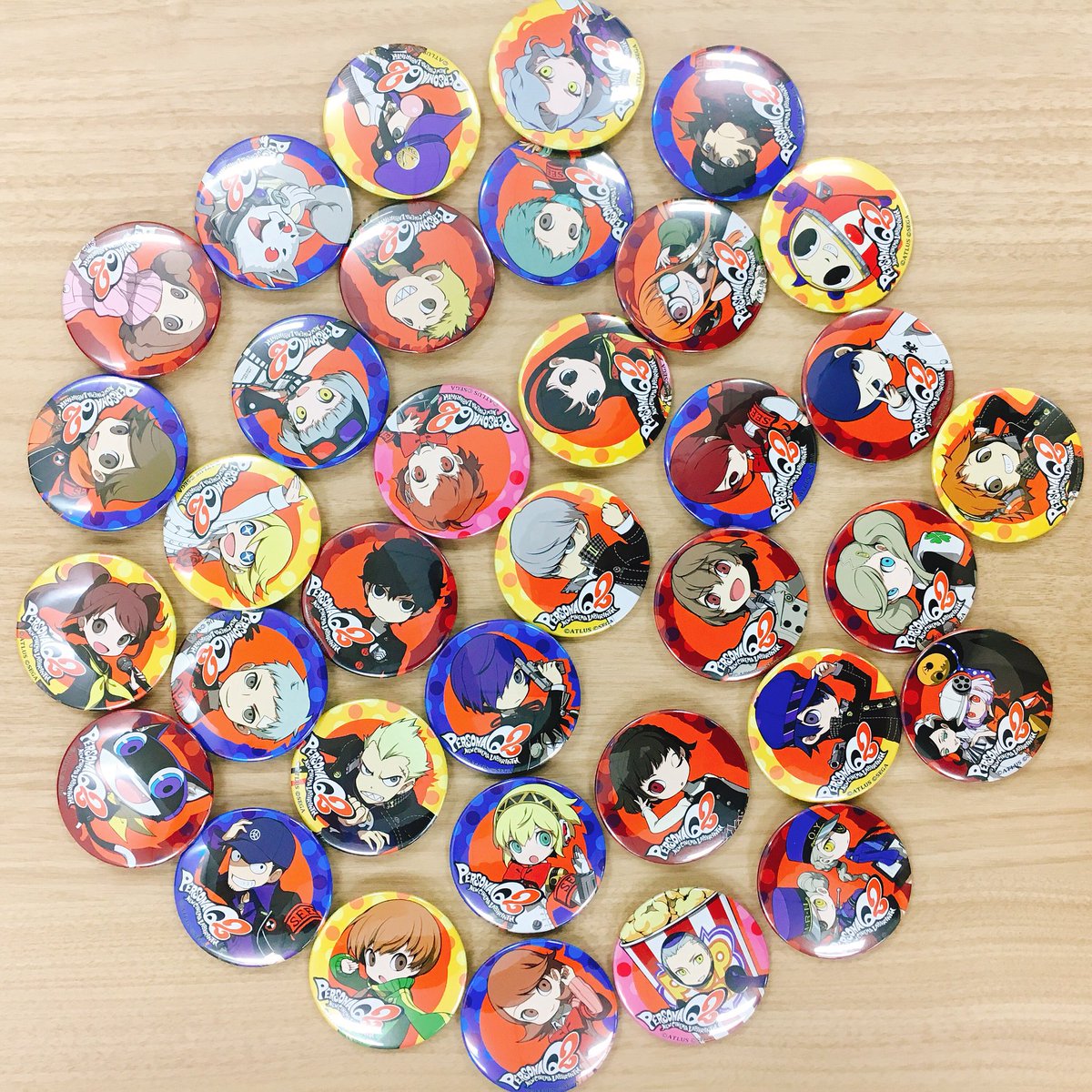 商品紹介！】『ペルソナQ2 ニュー シネマ ラビリンス』の缶バッジ