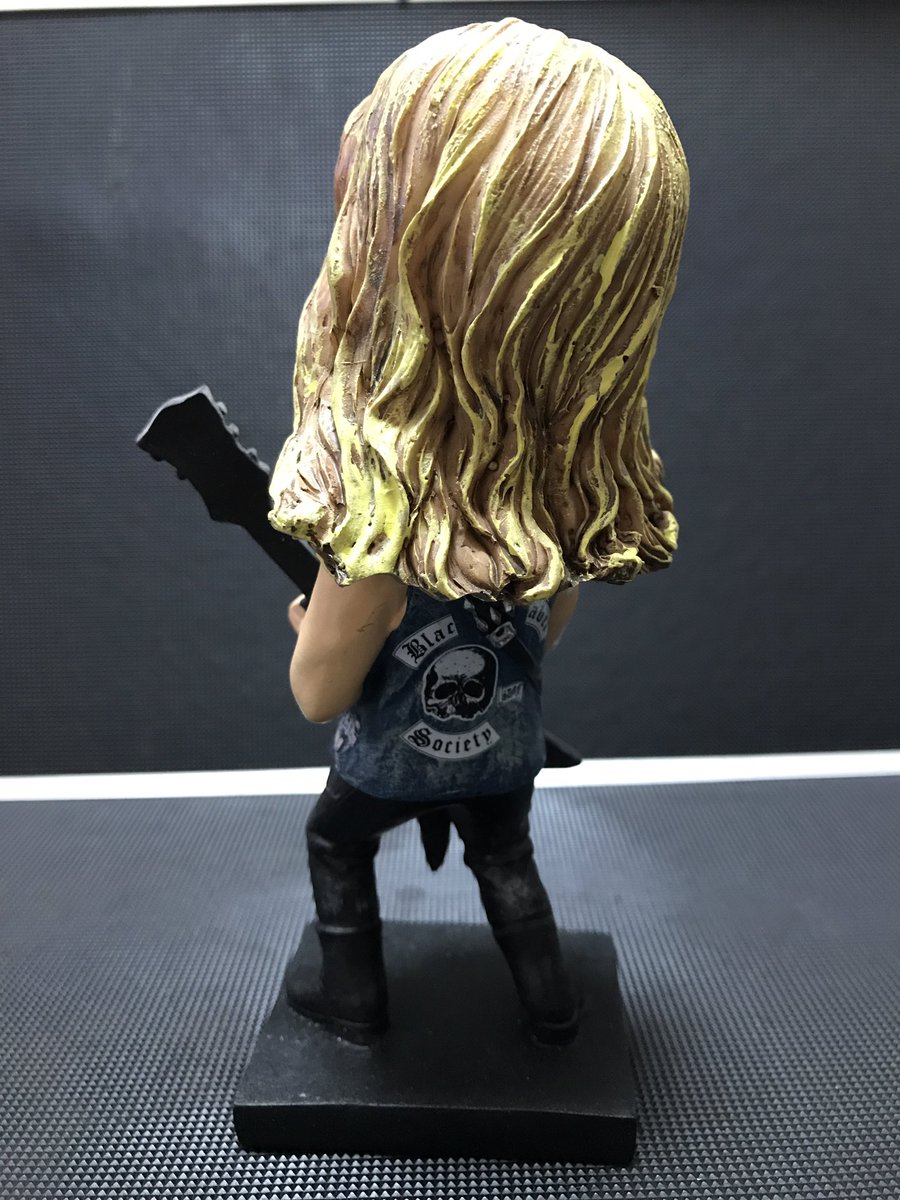 先日Ozzyのフィギュアをアップしたので、 今回はZakk Wyldeの