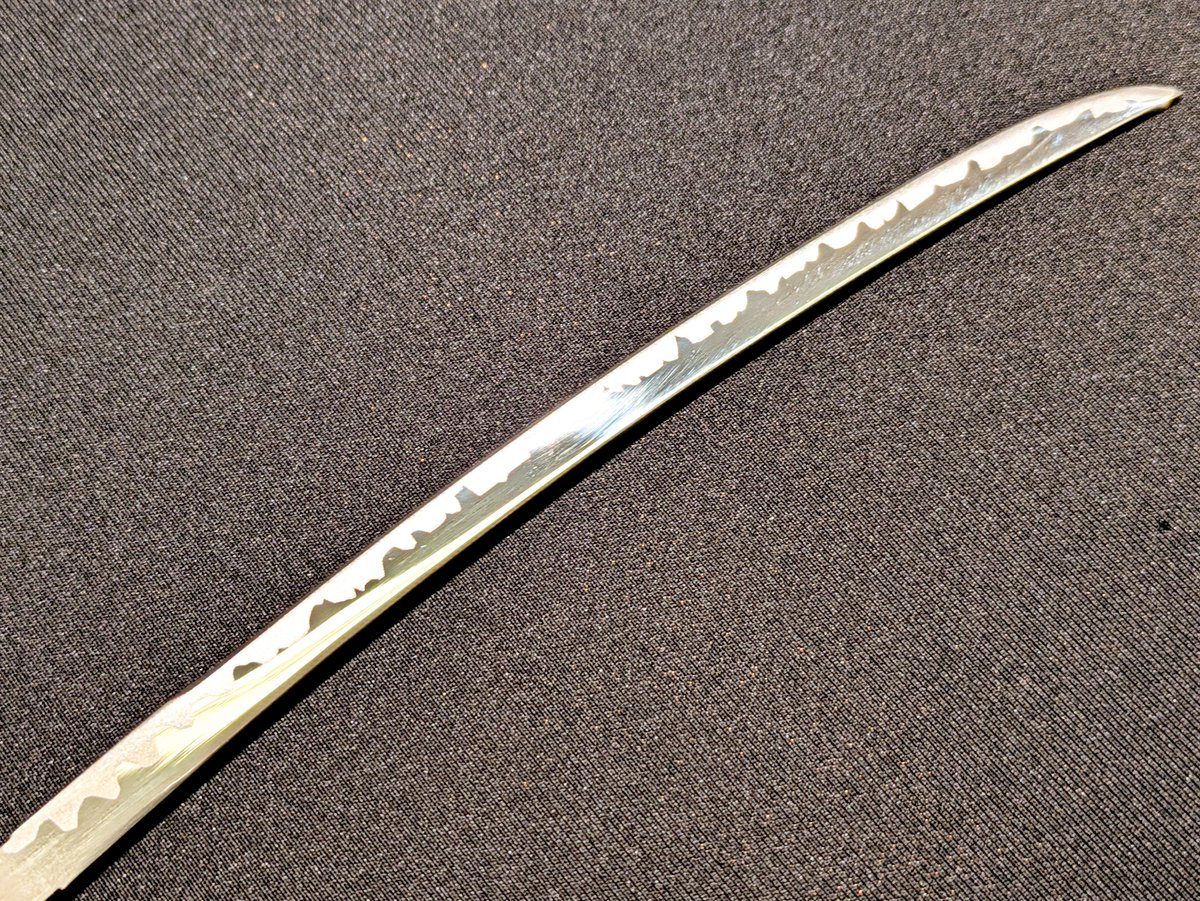 伯仲燦然/名古屋の開催を記念して、小さな本作長義の登場です。刀掛け