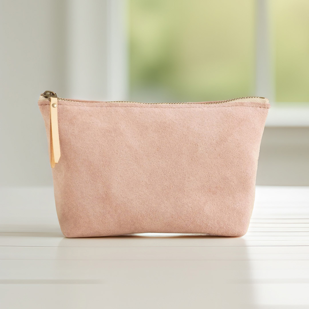 入学や就職など、新しいはじまりの贈り物に。 さくらを思わせるピンク