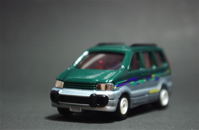 R/Cトミカ No.1 タウンエースノア : ？