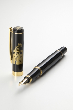 DIME』1月号の特別付録は超レアな「ゴルゴ13オリジナル万年筆」、特集