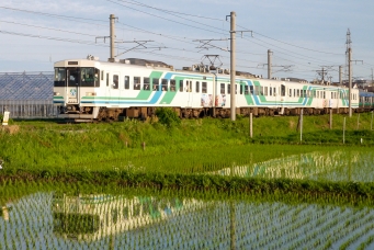 阿武隈急行 AT8106 (阿武隈急行8100系) 車両ガイド | レイルラボ(RailLab)