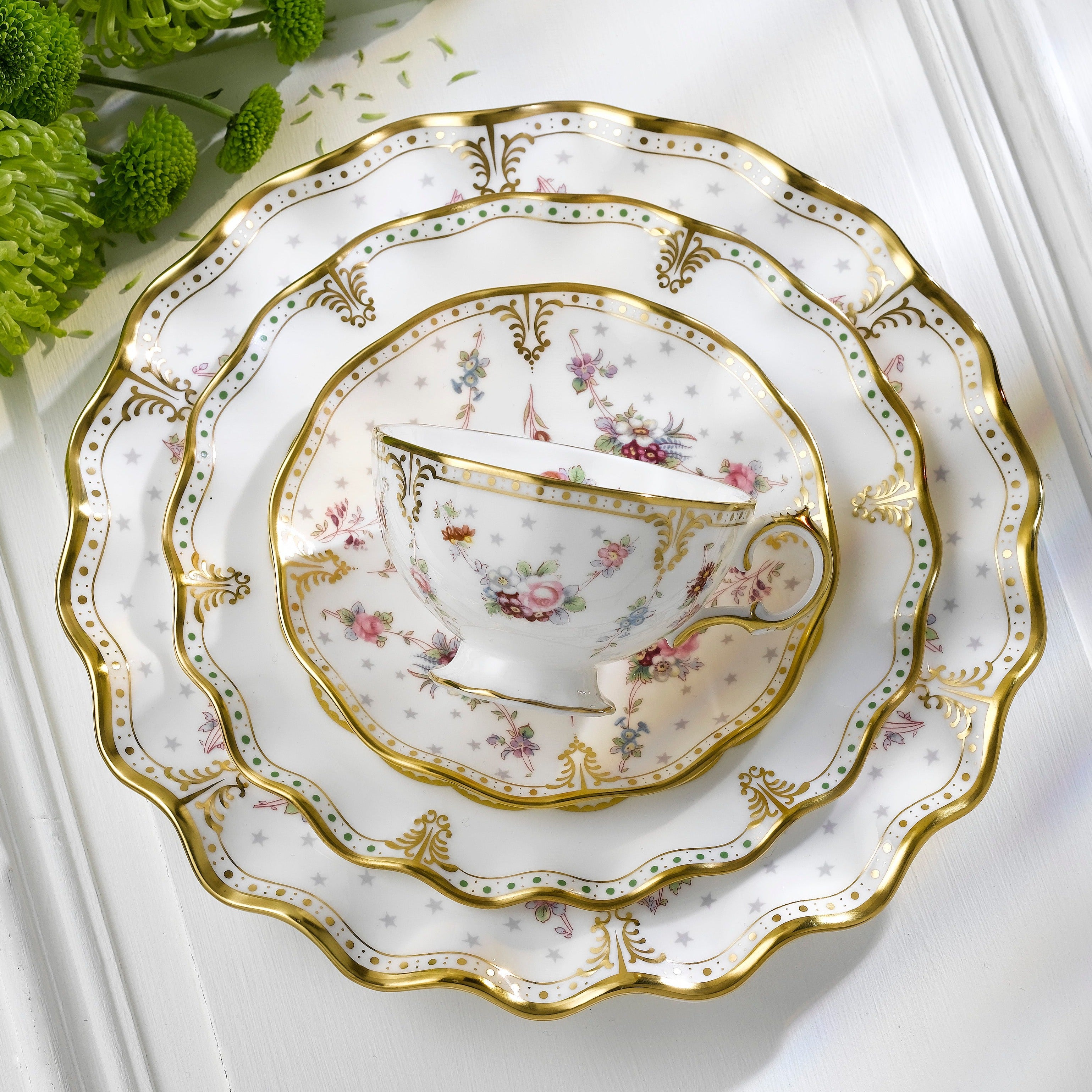 ロイヤルアントワネット プレート(15.5cm-34.5cm) – ロイヤルクラウン