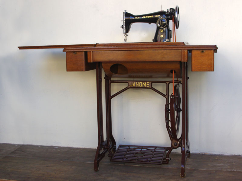 No.504 Janome ジャノメ製 家庭用足踏みミシン：アンティークミシン