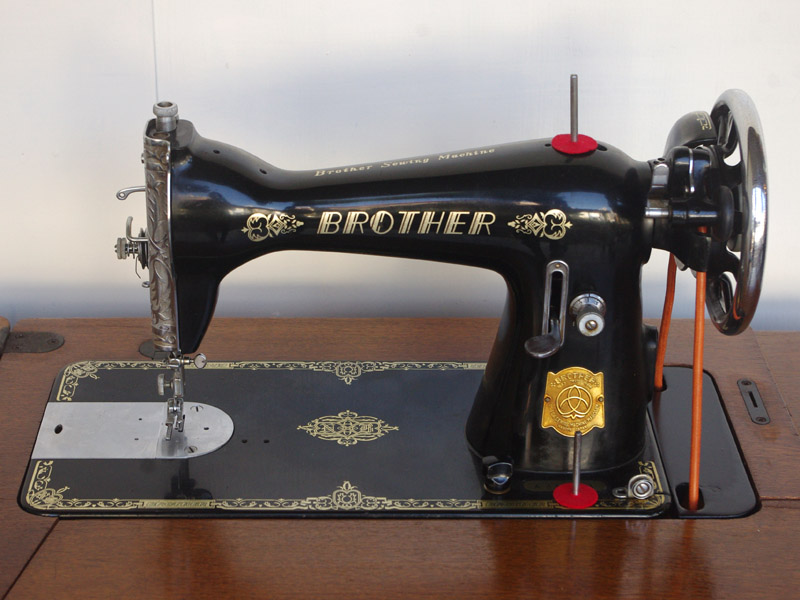 No.546 BROTHER ブラザー製 家庭用足踏みミシン：アンティークミシン