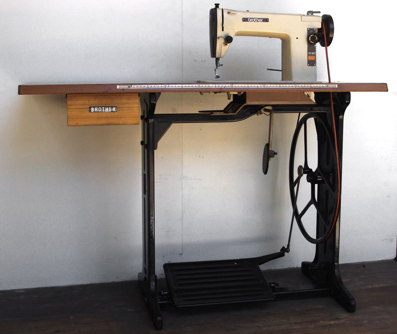 No.602 Brother TA2-B623 ブラザー製 職業用足踏みミシンアンティーク