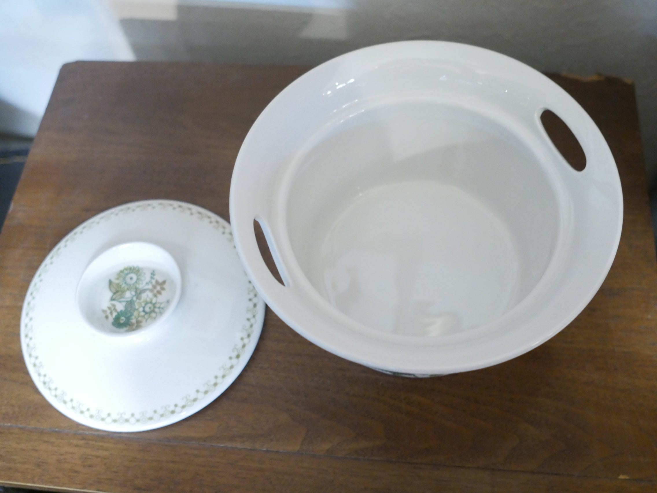 FIGGIJO 【Market】蓋付きポットTuri Gamstad-Oliver フィッギオ