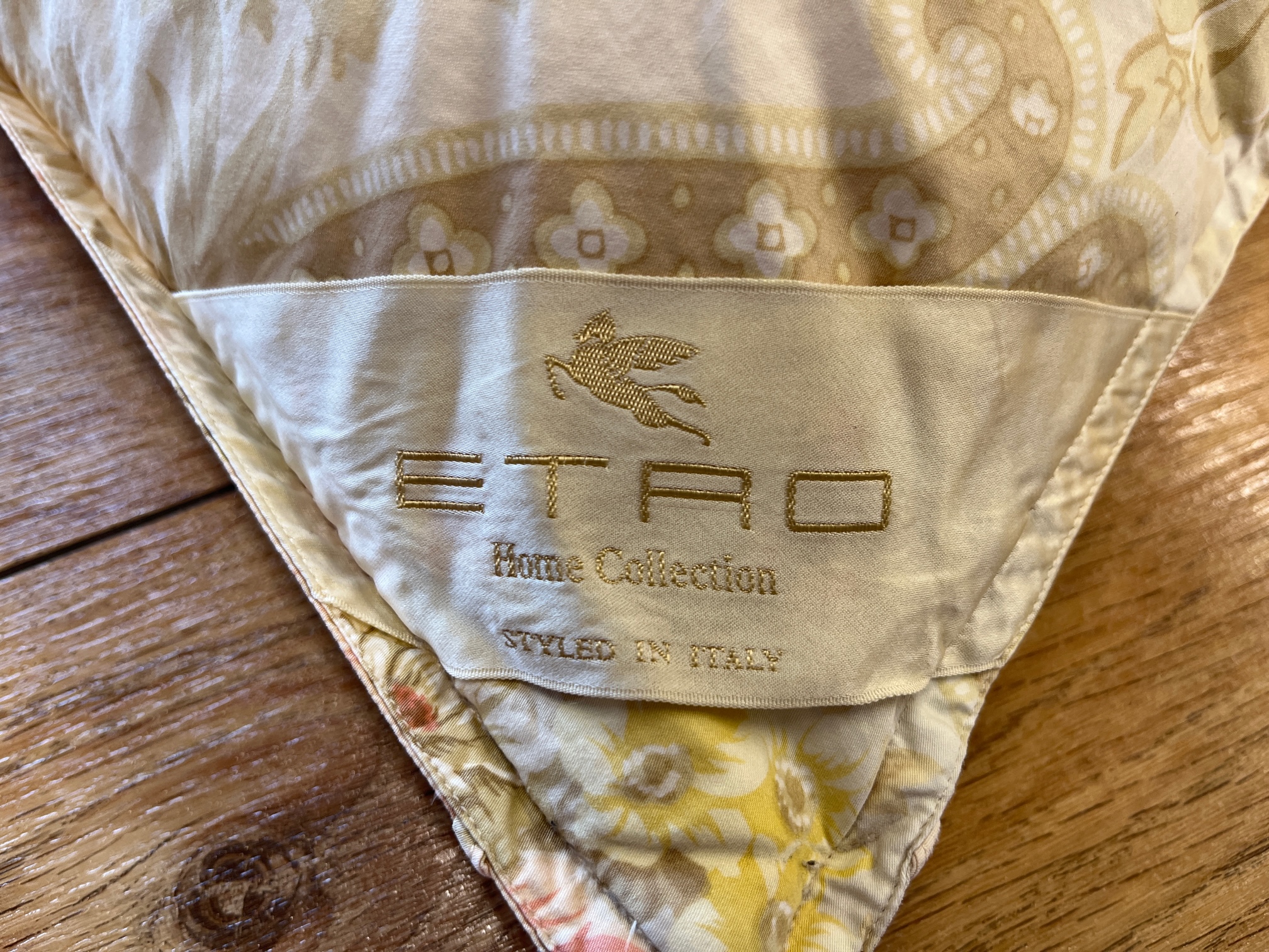 ETRO 【新品未使用】西川産業 ETRO 羽毛肌掛けふとん 150×210cm 日本製