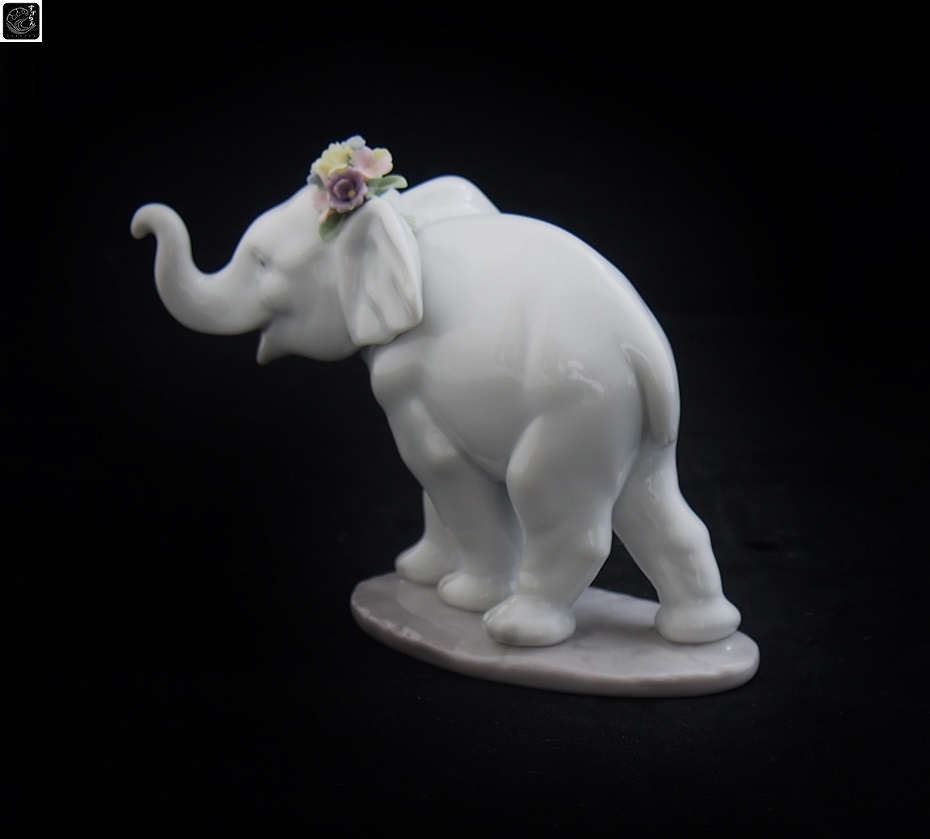 リヤドロ】【花と遊ぶ小象1】【絶版】【6460】