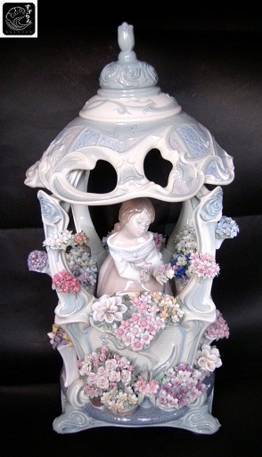 リヤドロ・お花に囲まれて・絶版・2000体限定品 1865