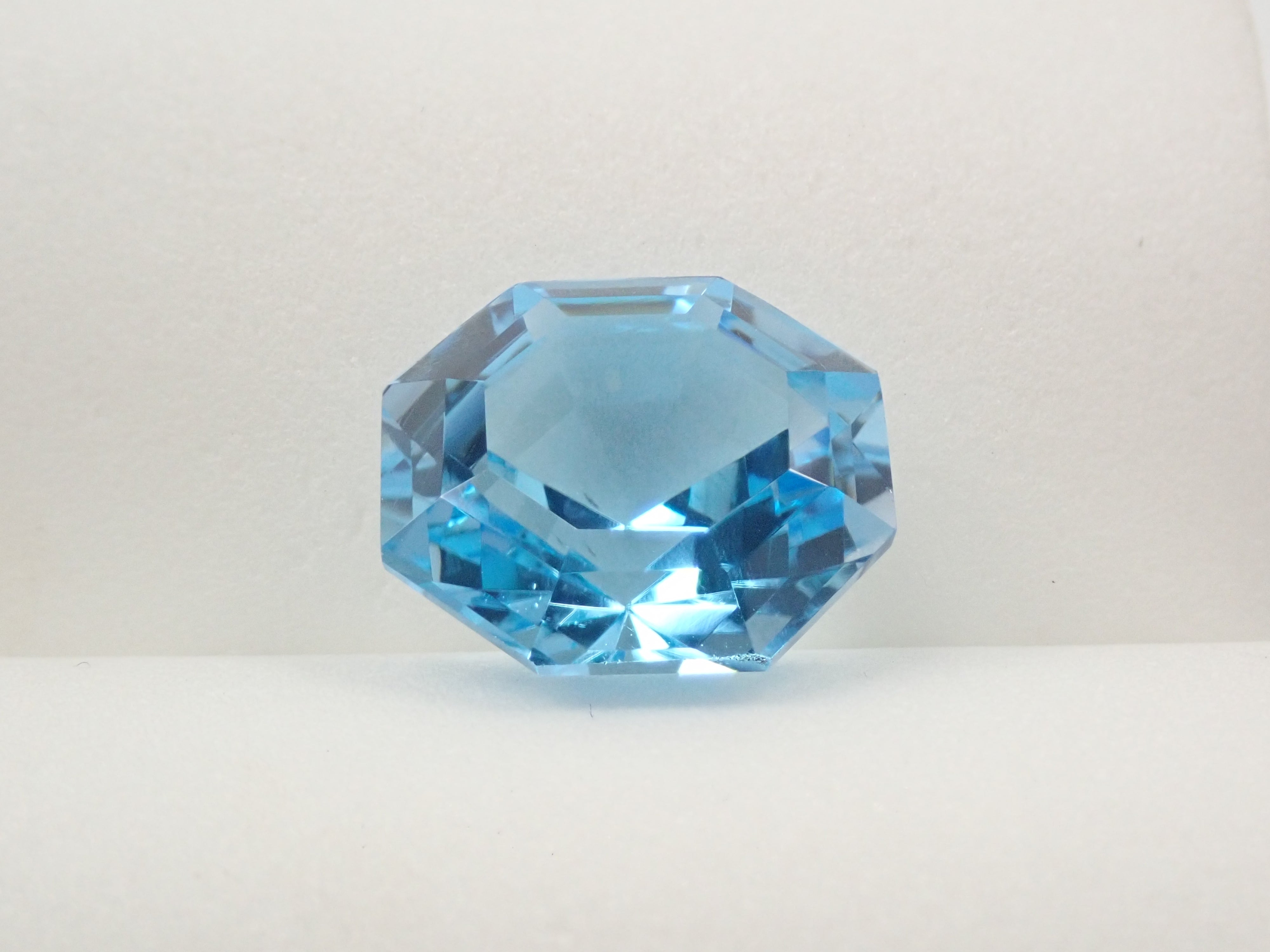 ポメころび◇スーパースイスブルートパーズ×ブルーダイヤイヤリング