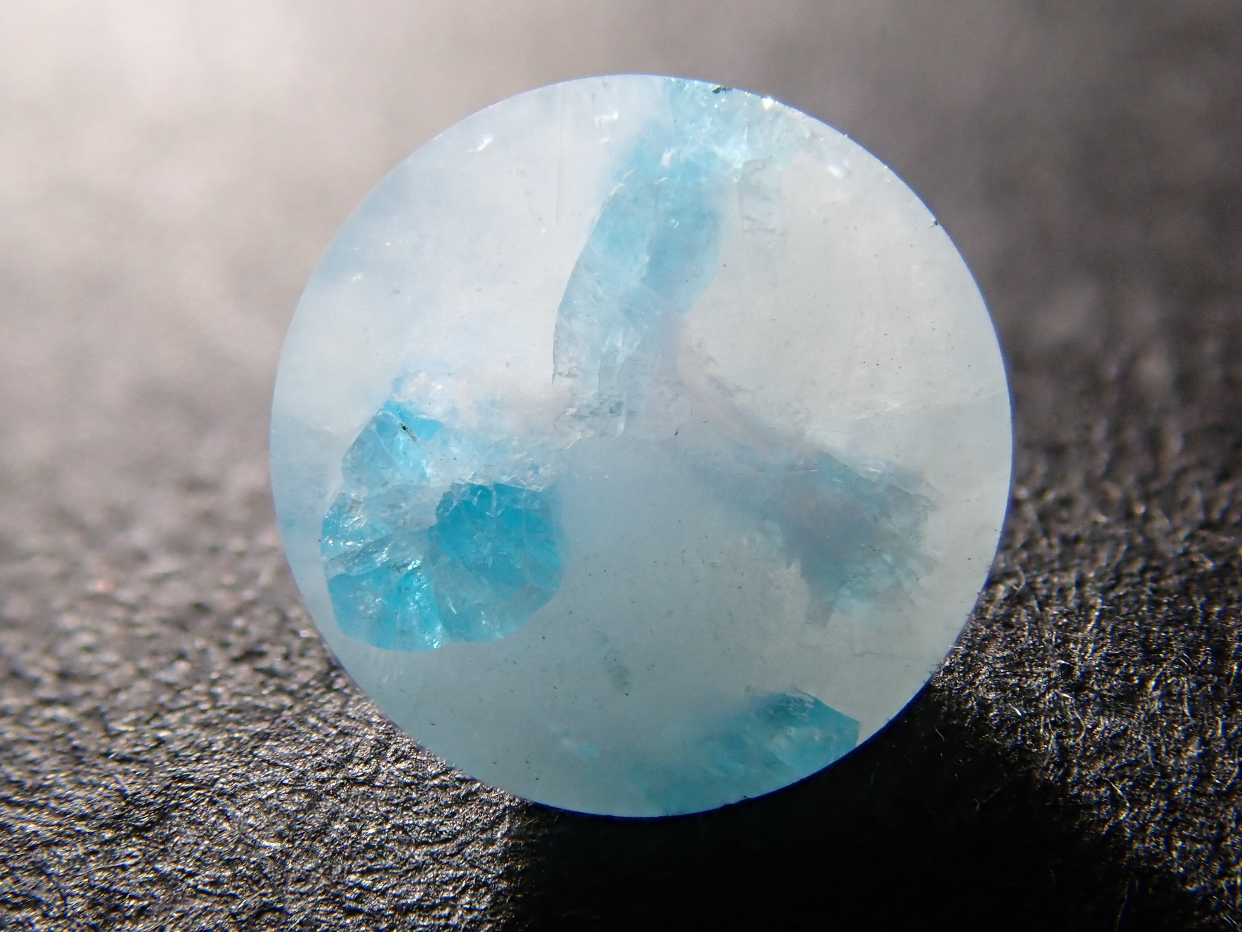 ブラジル産パライバトルマリンインクォーツ 0.783ctルース