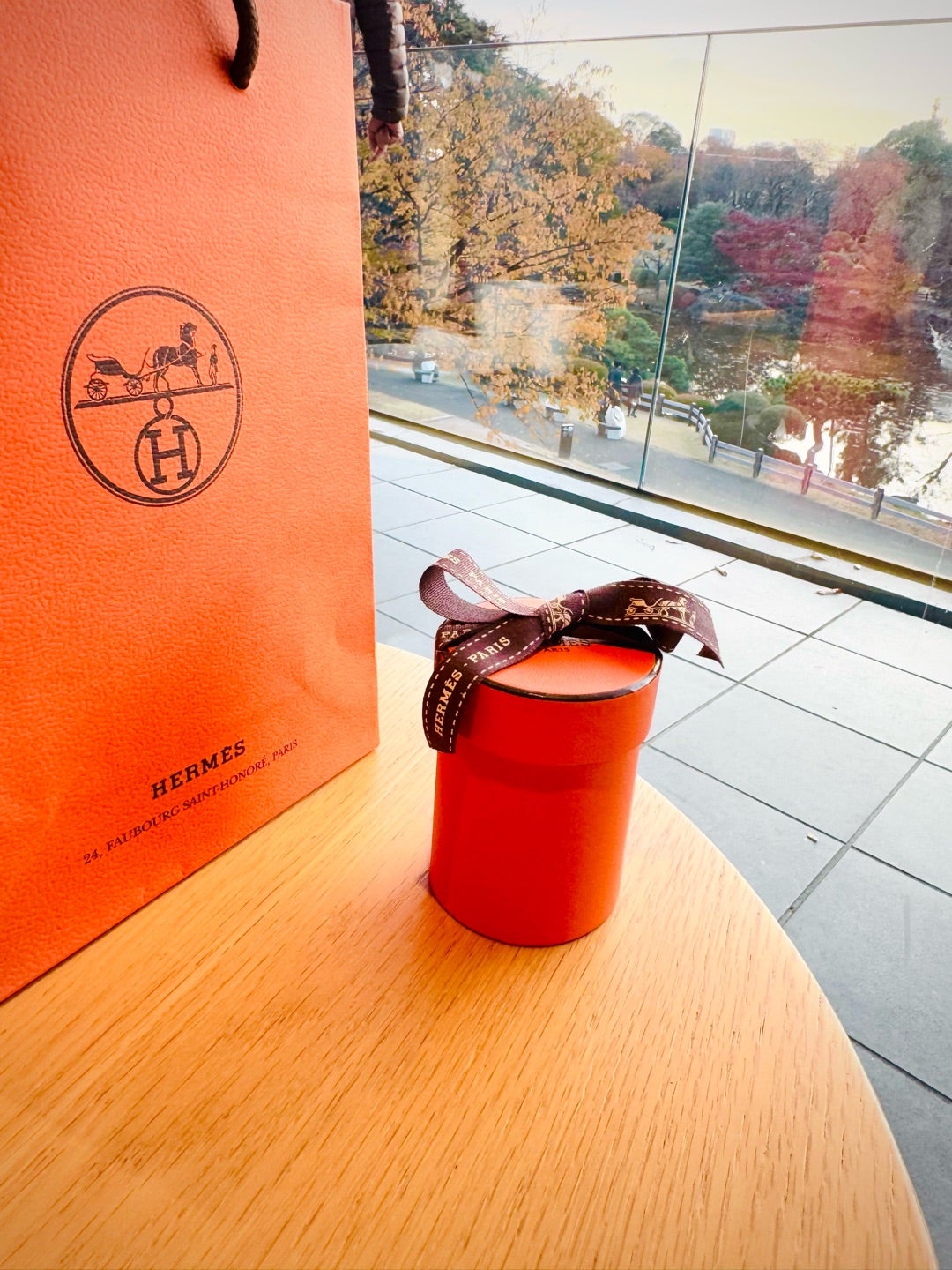 一目惚れしたエルメス 2024AW 限定スタッズ付きツイリー | ゆきこ：1