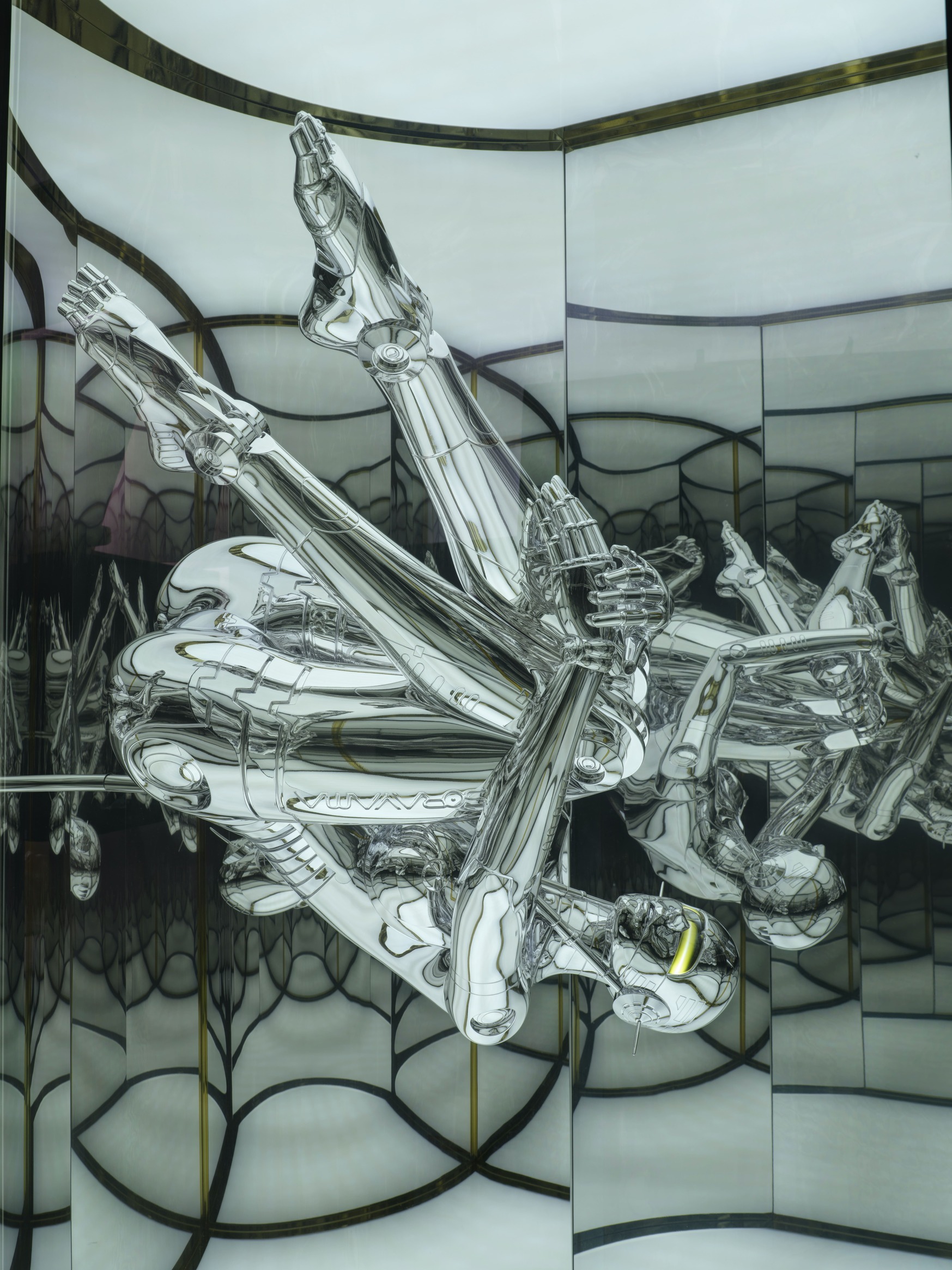 HONEYEE.COM | 空山基の3年振りとなる大規模な展覧会「Space Traveler」