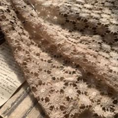 ジャンクジャーナル素材☆草木染めフラワーレースハギレ①1000 - メルカリ