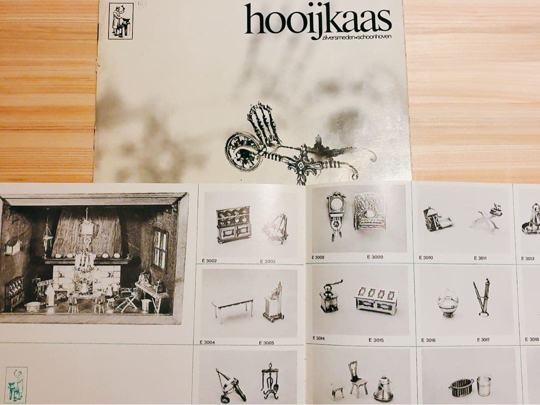 オランダHooijkaas社製、純銀835S『ミニチュア・子供をお仕置きする父