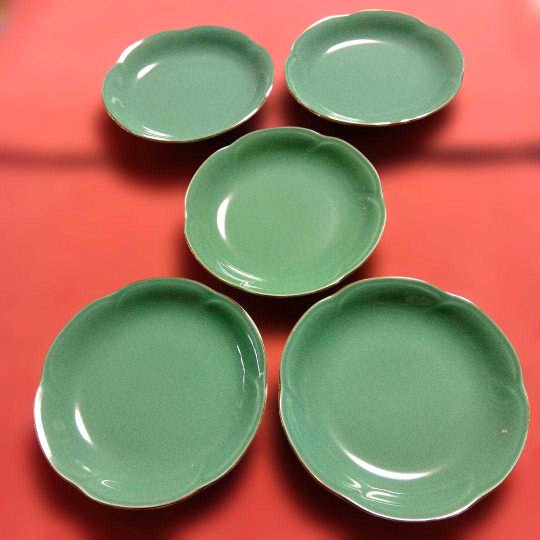 緑色 花びら型皿 5枚セット - メルカリ