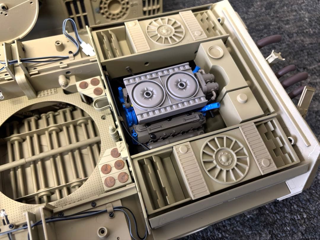 完成品】アシェット『パンサー戦車をつくる』1/16スケール ドイツの