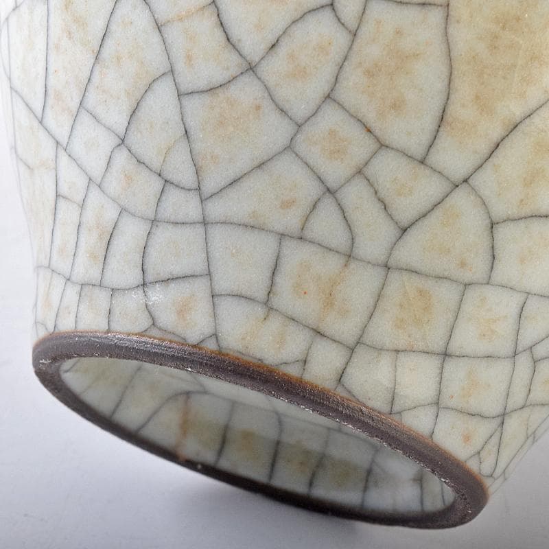 中国 大明成化年製 哥窯 白磁 金糸鉄線 氷裂文瓶 M R7931E - メルカリ