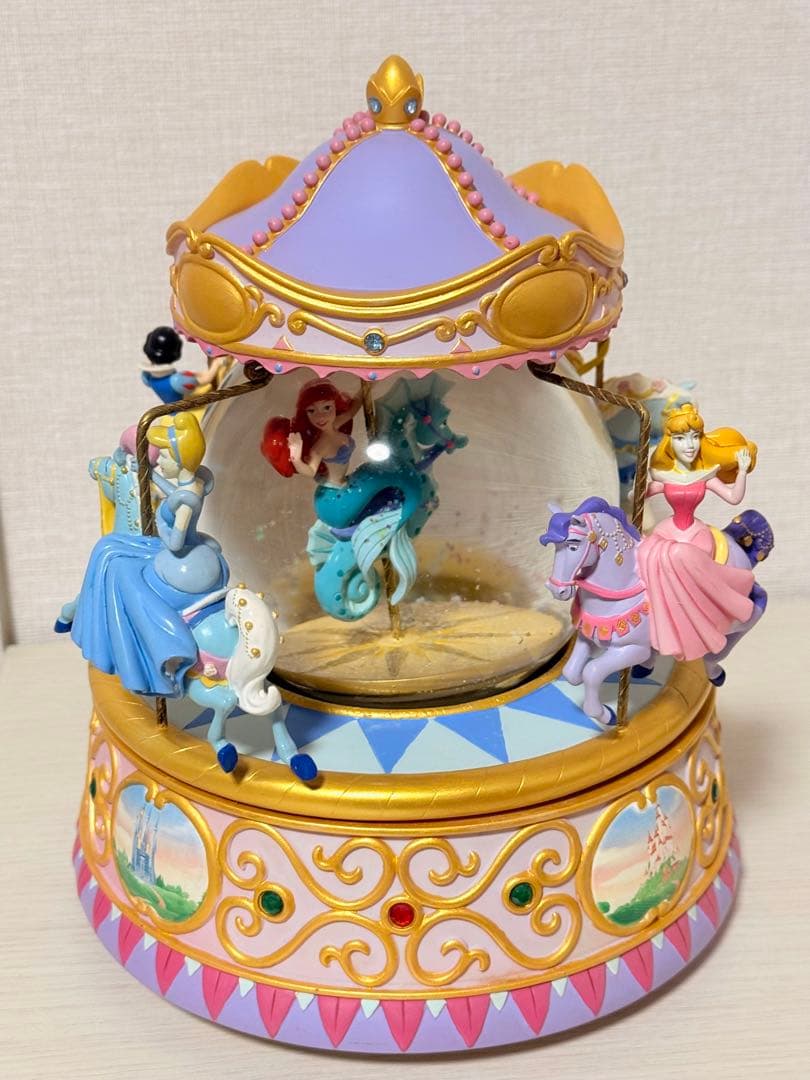 希少・美品　ディズニー プリンセス スノードーム メリーゴーランド型 Disney - 希少！ディズニープリンセスオルゴール付きスノードーム