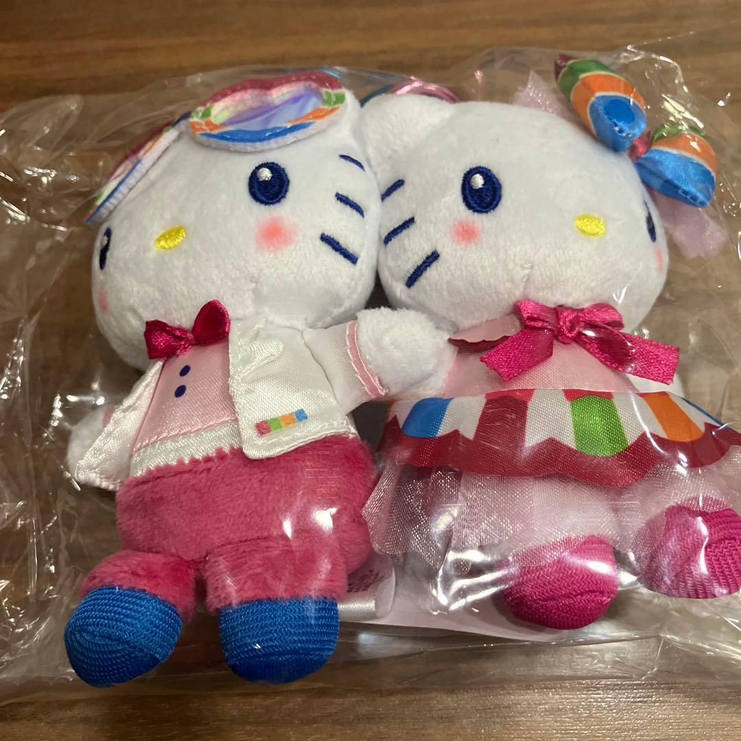 ハローキティ&ディアダニエル ペアぬいぐるみチャーム iAEON ハローキティ＆ディアダニエル ペアぬいぐるみ チャーム - メルカリ
