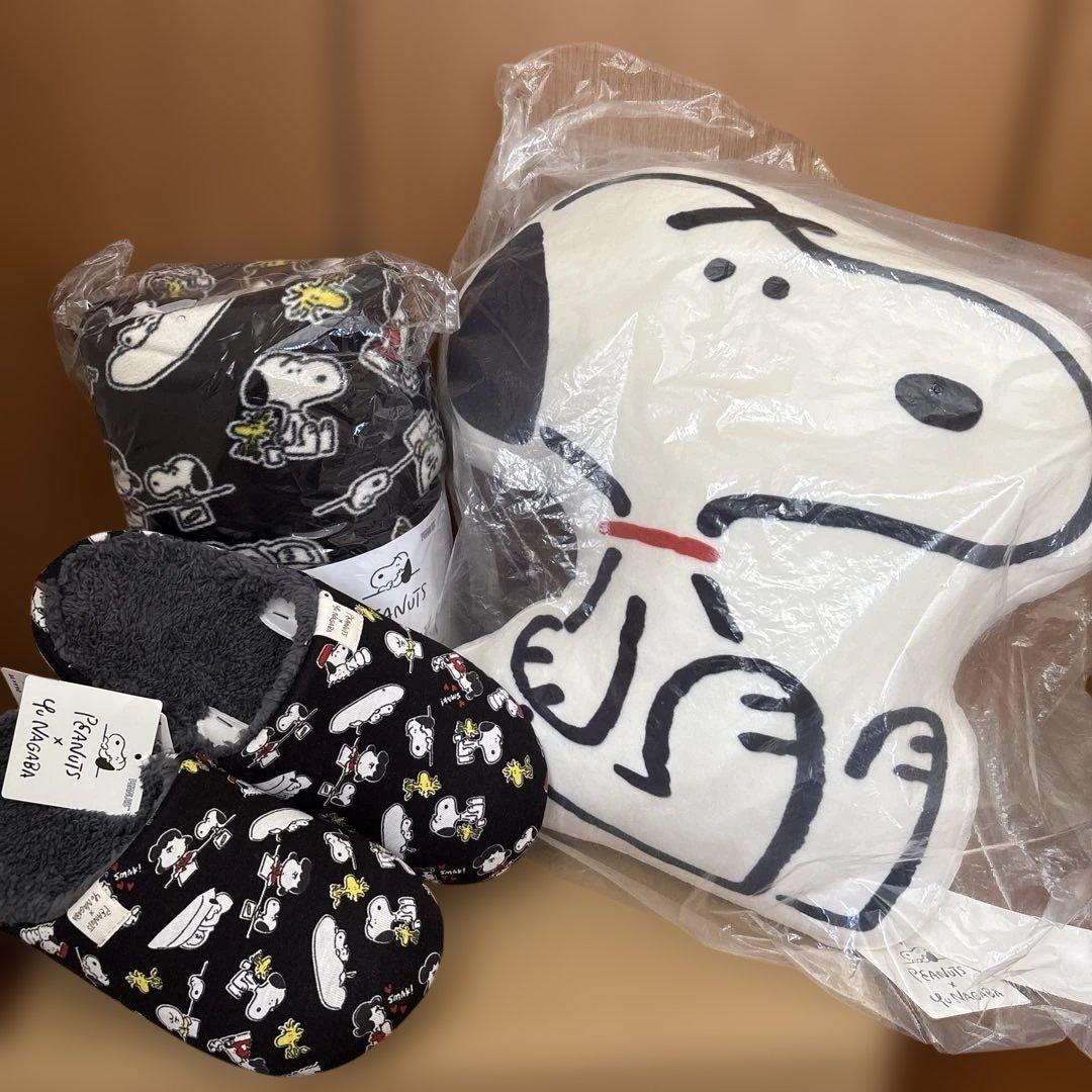 ユニクロ スヌーピー 長場雄 ブランケット ルームシューズ クッション セット ユニクロの「スヌーピー×長場雄」コラボがシンプルかわいい