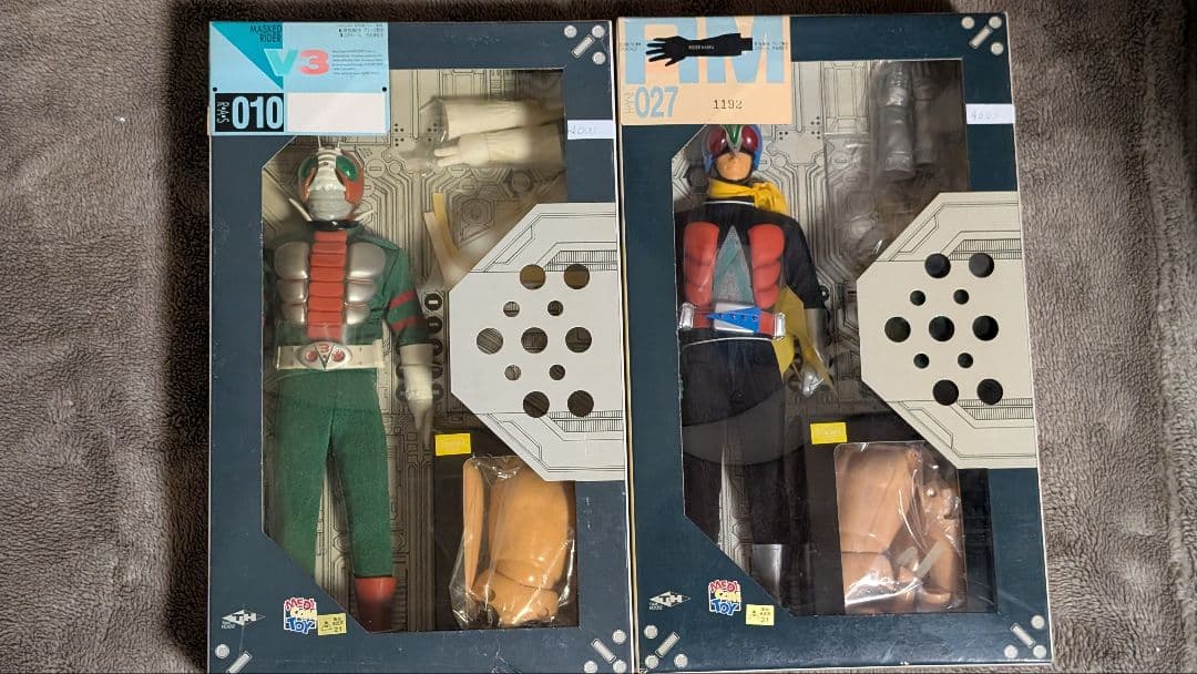 メディコムトイ　仮面ライダーV3 ライダーマン　フィギュア　2体セット 仮面ライダーV3（リニューアル版）」＆「ライダーマン（リニューアル版