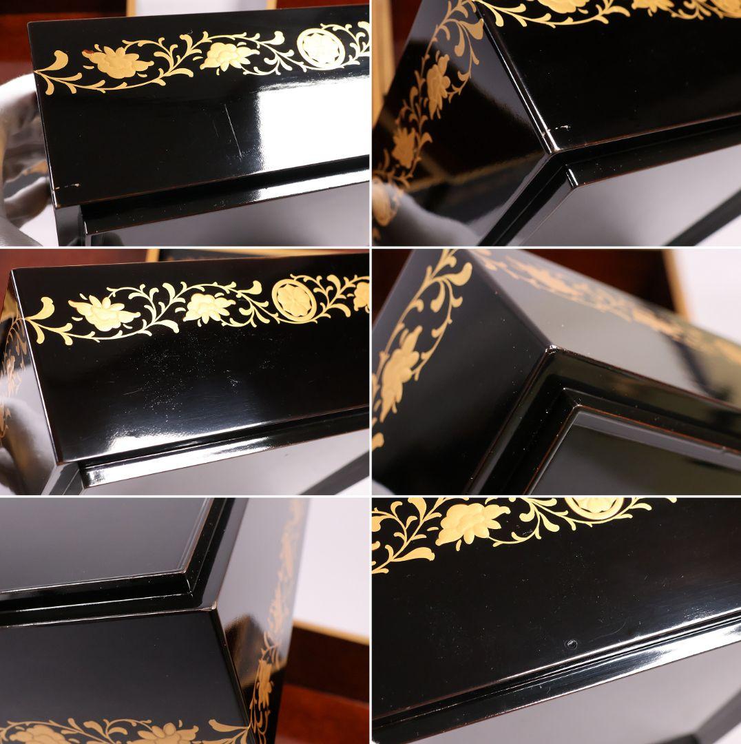 MB208】輪島塗 家紋金蒔絵 五段重箱 台付 剣片喰花唐草 黒塗梨地 天然